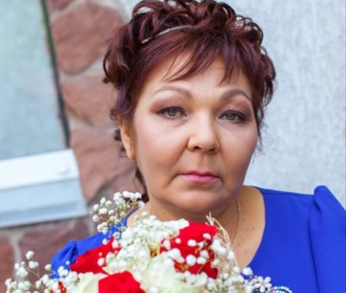 55-летняя Светлана Пенькова  ушла за грибами и пропала. Всех, кто мог видеть женщину, просят обратить к волонтерам или в полицию