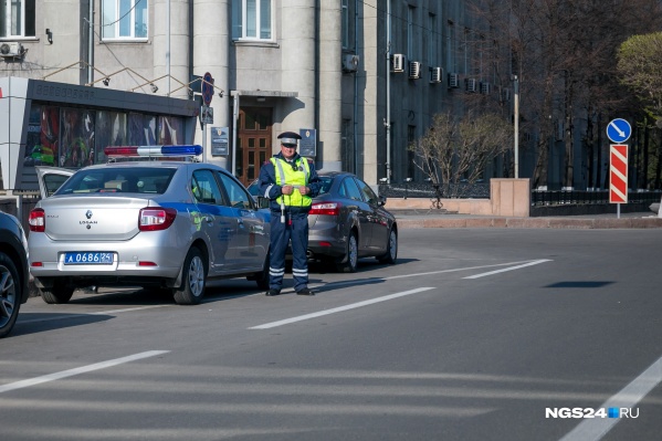 Угнанную машину остановили, а водителя задержали Угнанную машину остановили, а водителя задержали
