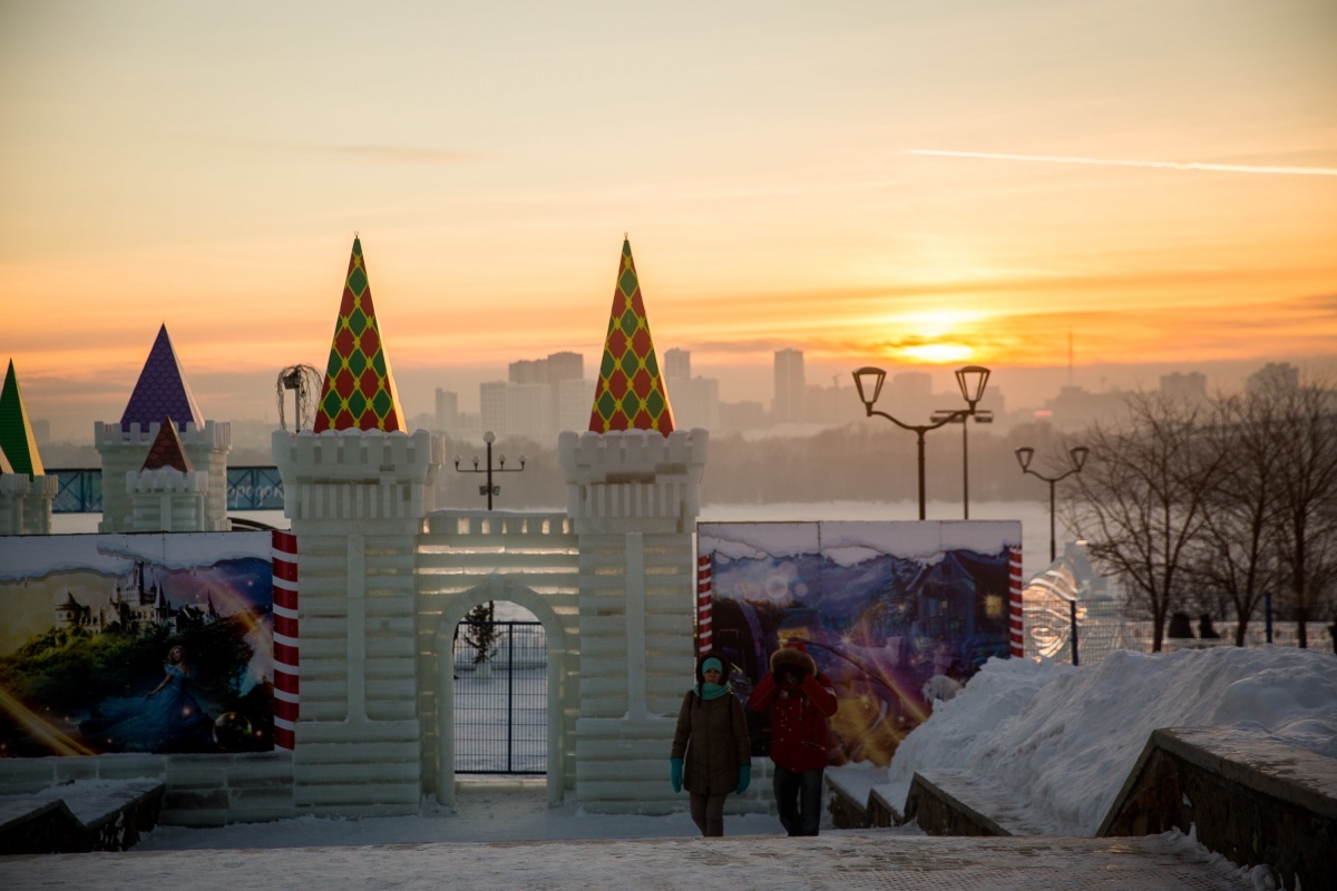 ледовый городок на набережной новосибирск