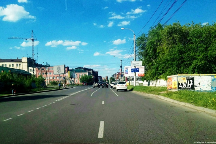 Год назад на этом перекрёстке тоже заметили необычную разметку Год назад на этом перекрёстке тоже заметили необычную разметку