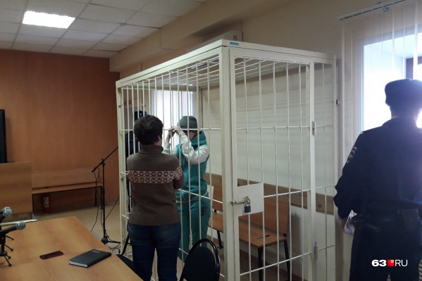 Девушка признала свою вину Девушка признала свою вину