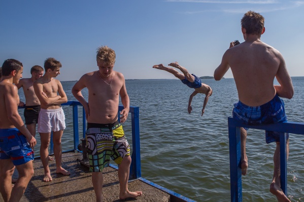 Температура воды в Оби на 16 июня составляет 17–18 градусов Температура воды в Оби на 16 июня составляет 17–18 градусов