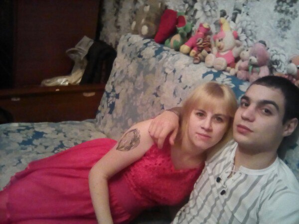 До брака с Дмитрием у Светланы было двое детей. С новым мужем у них родилась дочь До брака с Дмитрием у Светланы было двое детей. С новым мужем у них родилась дочь 