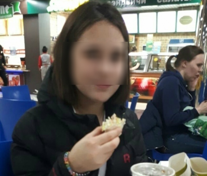 Девочку нашли в торговом центре, где она спокойно пила кофе Девочку нашли в торговом центре, где она спокойно пила кофе