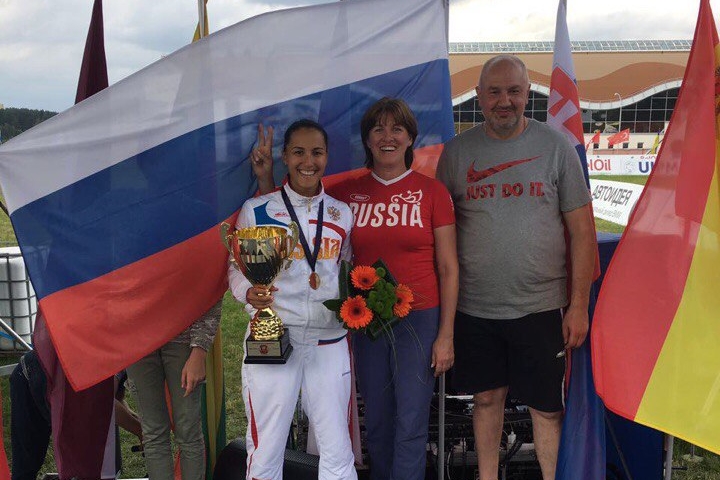 Это второе российское женское золото в личном турнире на чемпионатах мира после победы в 1997 году