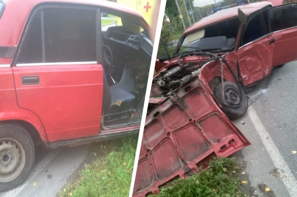 Машина серьёзно пострадала после столкновения с пикапом Машина серьёзно пострадала после столкновения с пикапом
