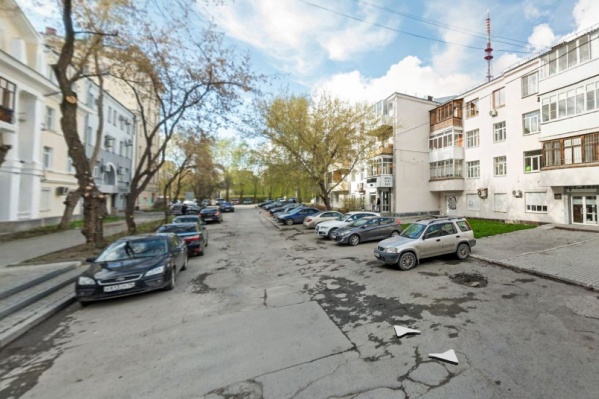 Ситуация с парковкой в районе парка Павлика Морозова станет еще сложнее Ситуация с парковкой в районе парка Павлика Морозова станет еще сложнее 