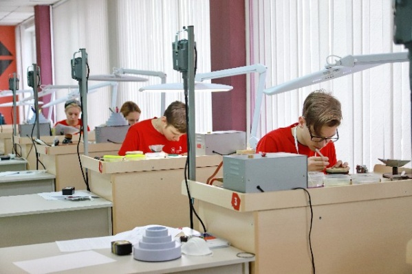 На выполнение задания студентам дали 20 часов На выполнение задания студентам дали 20 часов