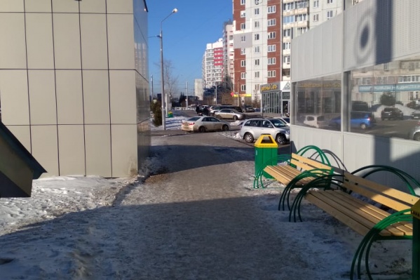 Новые лавочки на Луначарского Новые лавочки на Луначарского