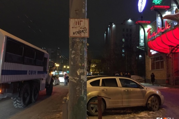 Ночью 18 января из кафе Николая Микрюкова автозак увез 40 человек Ночью 18 января из кафе Николая Микрюкова автозак увез 40 человек 