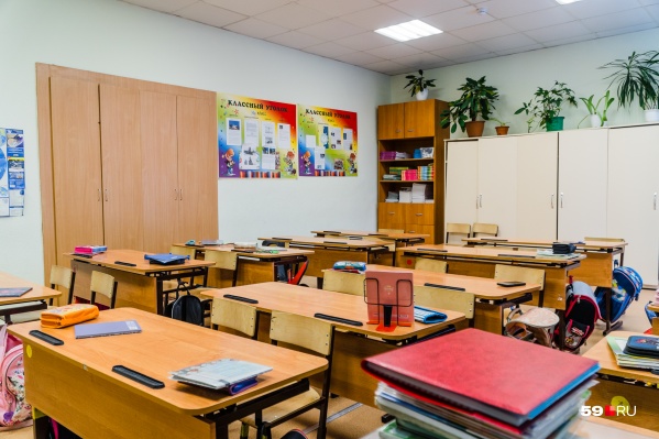 Сегодня за парты школ вновь сядут ученики Сегодня за парты школ вновь сядут ученики