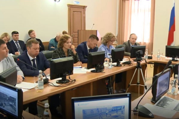 Чиновники на планерке обсудили ямочный ремонт дорог в Ярославле Чиновники на планерке обсудили ямочный ремонт дорог в Ярославле