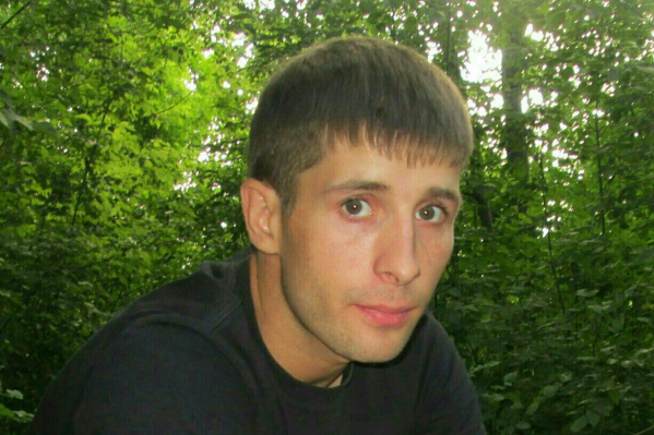 За мужчину беспокоятся товарищи, с которыми он вырос в детском доме За мужчину беспокоятся товарищи, с которыми он вырос в детском доме