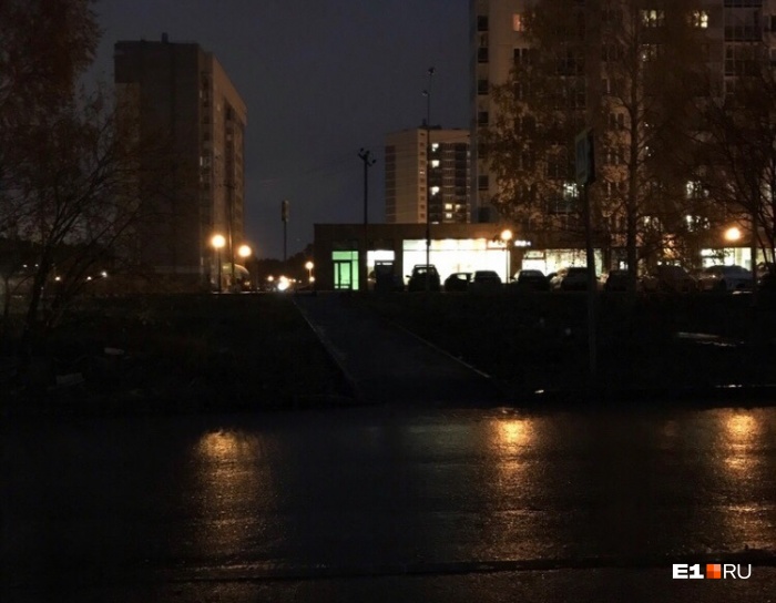 Освещения на улице нет с 2014 года Освещения на улице нет с 2014 года