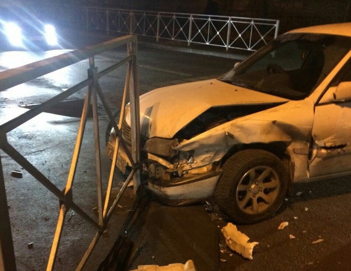 Авария обошлась без пострадавших Авария обошлась без пострадавших