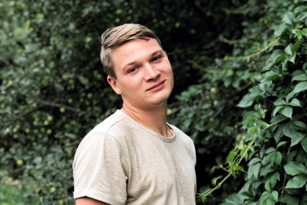 Парень торопился на работу и не сразу понял, что с ним произошло Парень торопился на работу и не сразу понял, что с ним произошло