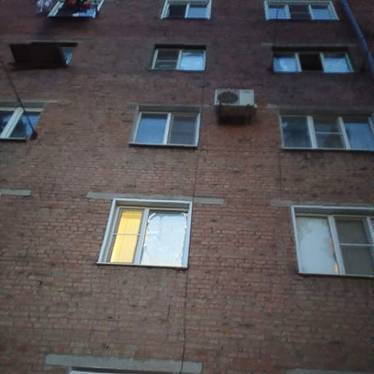 Дом, из окна которого выпали дети в Сальске Дом, из окна которого выпали дети в Сальске