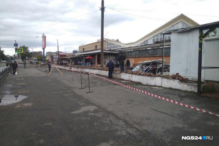 Развалины у Центрального рынка Развалины у Центрального рынка
