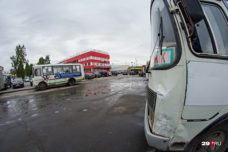 Автобус по-прежнему будет принимать пассажиров на железнодорожном вокзале Автобус по-прежнему будет принимать пассажиров на железнодорожном вокзале