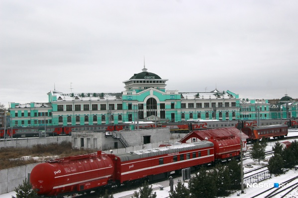 Железнодорожные пути всегда были границей, отделяющей Привокзальный от Омска Железнодорожные пути всегда были границей, отделяющей Привокзальный от Омска