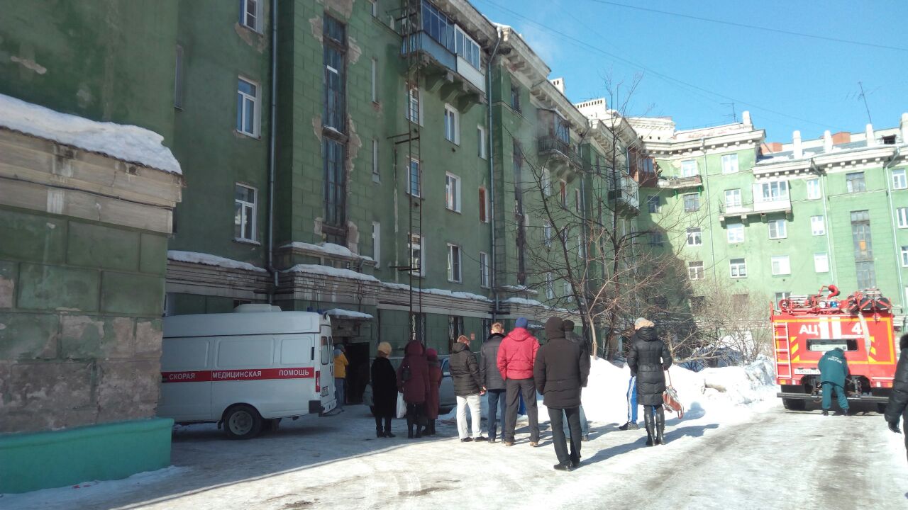 К месту пожара приехала скорая К месту пожара приехала скорая