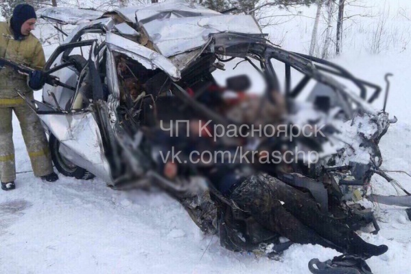 Таксист вёз людей в Красноярск и вылетел на встречку под КАМАЗ Таксист вёз людей в Красноярск и вылетел на встречку под КАМАЗ
