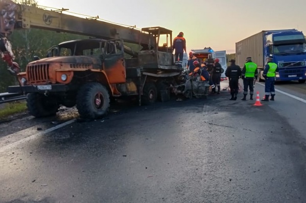 Виновник аварии жив, он лежит в больнице без сознания Виновник аварии жив, он лежит в больнице без сознания 