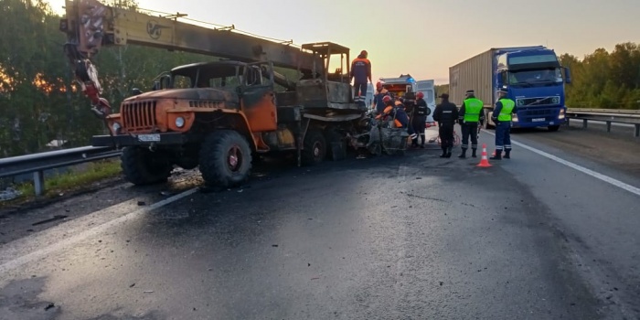 Виновник аварии жив, он лежит в больнице без сознания Виновник аварии жив, он лежит в больнице без сознания
