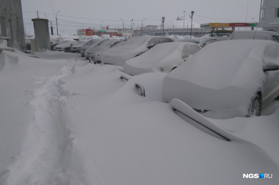 В Красноярске снегопад засыпал улицы города 2 мая