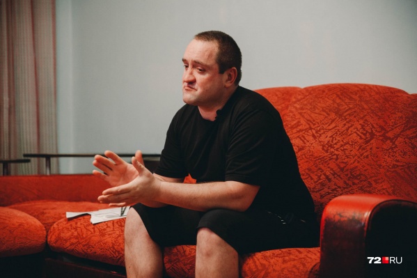 Дмитрий Хлимаков поделился с нами своей трагедией. Кто поломал его жизнь? Как ему удается в современном мире существовать без документов? Читайте в нашем материале Дмитрий Хлимаков поделился с нами своей трагедией. Кто поломал его жизнь? Как ему удается в современном мире существовать без документов? Читайте в нашем материале