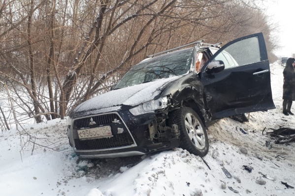 Авария случилась в Ленинском районе в 12:30 Авария случилась в Ленинском районе в 12:30