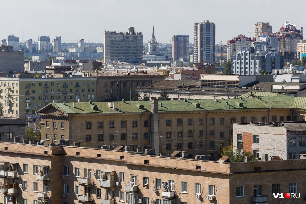 «В Москве движуха, а в Волгограде — ипотека»: хотят ли волгоградцы сменить город, и что их держит