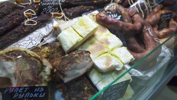 На прилавки южноуральских магазинов попала колбаса с вирусом африканской чумы