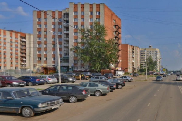 Мужчина пристал к ребёнку в Брагино на улице Труфанова Мужчина пристал к ребёнку в Брагино на улице Труфанова