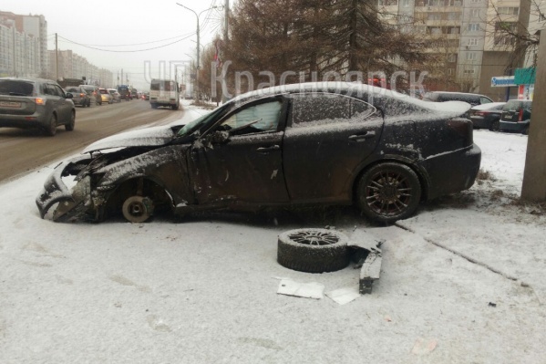 В «Лексусе» сработала подушка безопасности В «Лексусе» сработала подушка безопасности