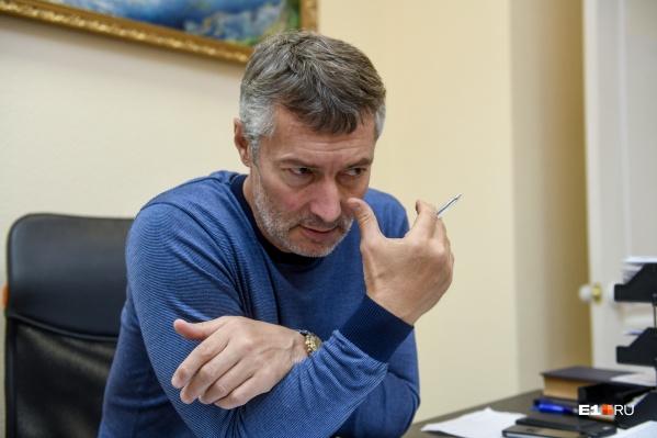 Недавно мы ходили к Евгению Ройзману, чтобы узнать, <a href="https://www.e1.ru/news/spool/news_id-66351145.html" target="_blank" class="_">кто и с какими проблемами приходит к нему на приём</a> Недавно мы ходили к Евгению Ройзману, чтобы узнать, <a href="https://www.e1.ru/news/spool/news_id-66351145.html" target="_blank" class="_">кто и с какими проблемами приходит к нему на приём</a>