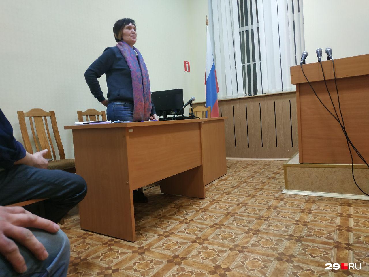 У Елены Калининой трое несовершеннолетних детей, поэтому ее не стали задерживать на ночь У Елены Калининой трое несовершеннолетних детей, поэтому ее не стали задерживать на ночь