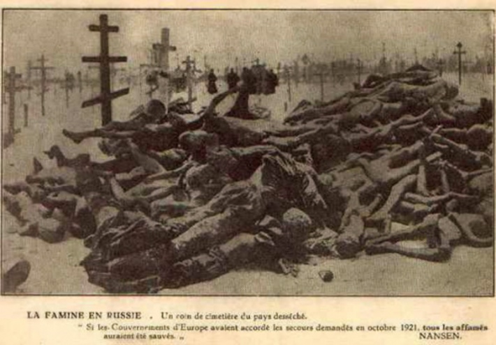 Эта фотография из архива Фритьофа Нансена с незахороненными на бузулукском кладбище телами потрясла европейскую публику