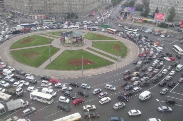 Новая схема движения в Новосибирске затронет площадь Калинина Новая схема движения в Новосибирске затронет площадь Калинина
