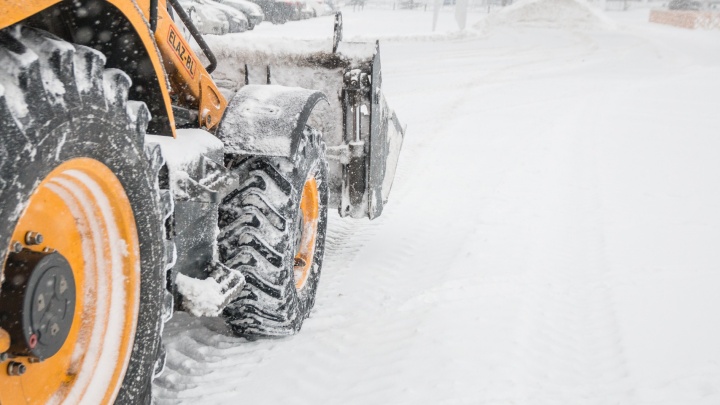 Трактор за 1,9 миллиона рублей: для Самары закупят новую снегоуборочную технику