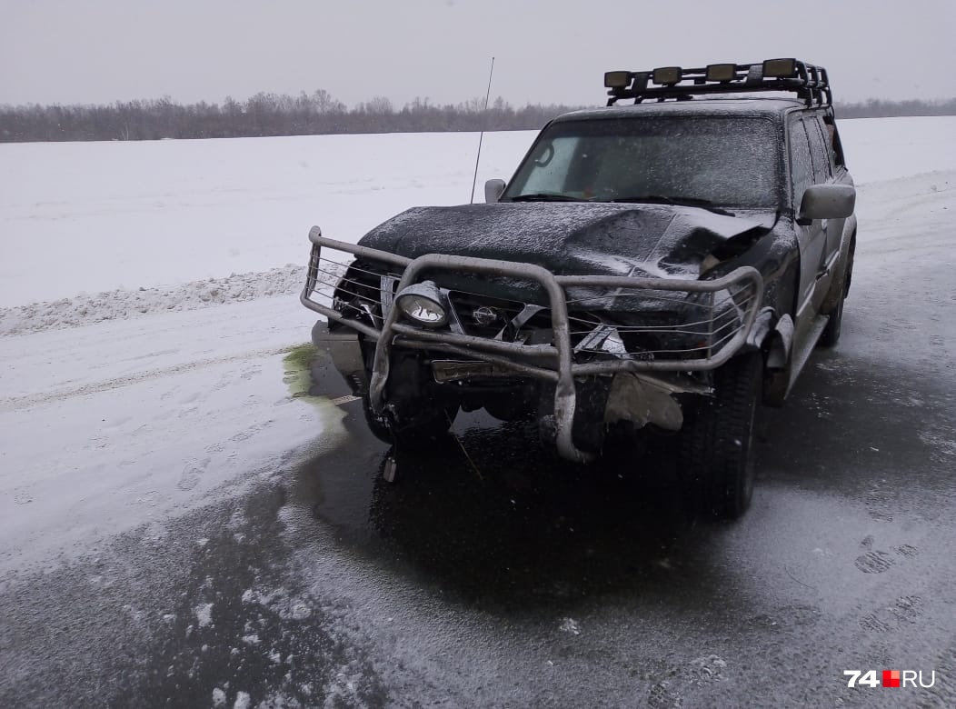 Nissan стойко выдержал серьёзный лобовой удар Nissan стойко выдержал серьёзный лобовой удар