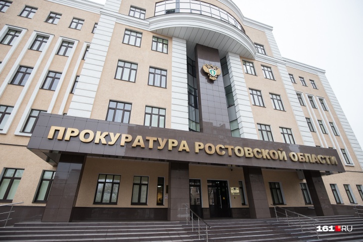 Женщины сделали пьяному соседу замечание, и он взял в руки кухонный нож Женщины сделали пьяному соседу замечание, и он взял в руки кухонный нож