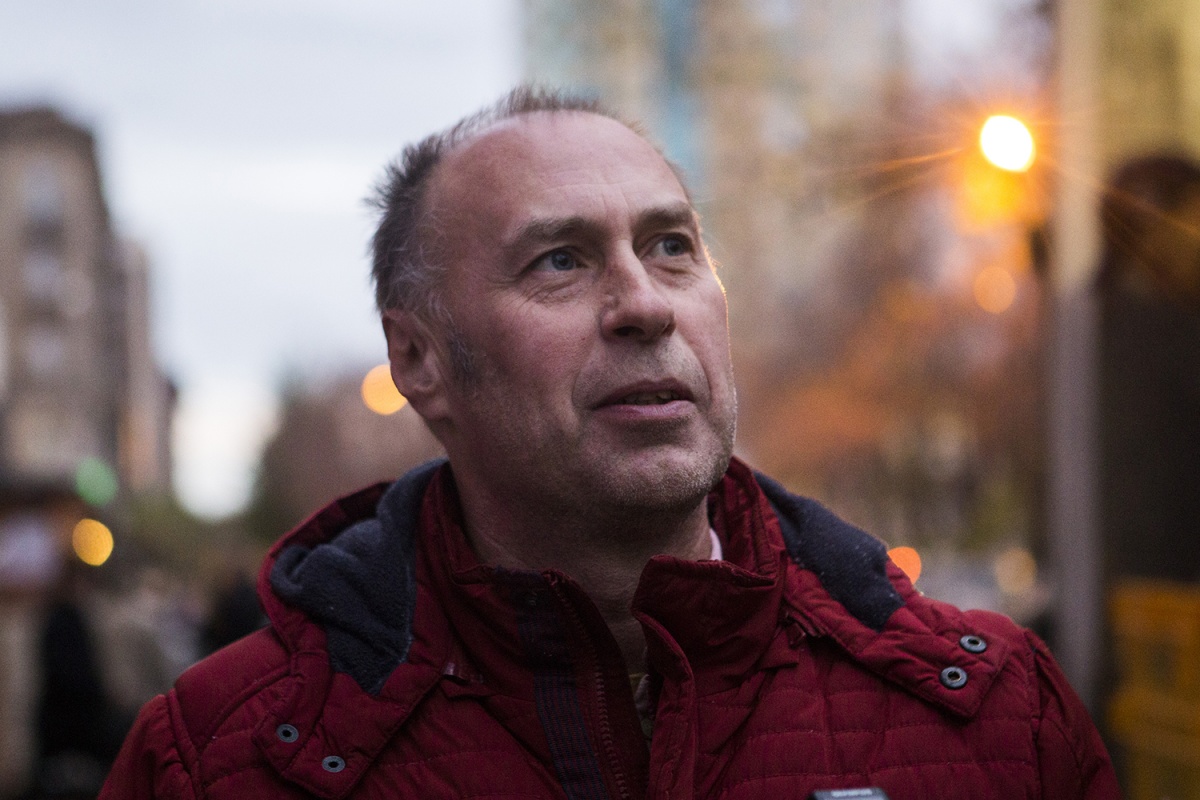«Ему давно пора на пенсию»