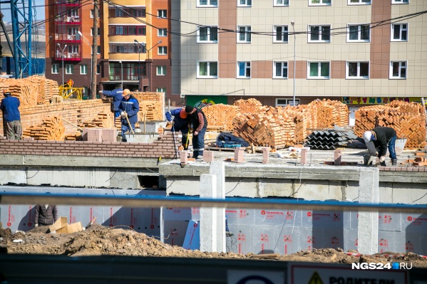 Строители возглавляют топ в Красноярске Строители возглавляют топ в Красноярске