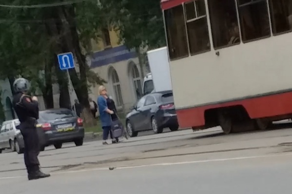Похожий на гранату предмет заметили прохожие Похожий на гранату предмет заметили прохожие