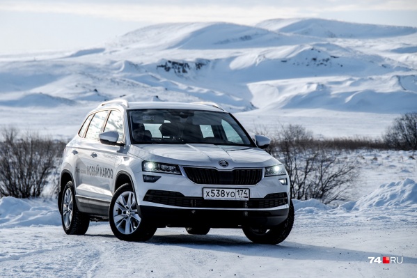 Внешне это типичная SKODA нашего времени: провокационности Yeti в «Кароке» нет Внешне это типичная SKODA нашего времени: провокационности Yeti в «Кароке» нет