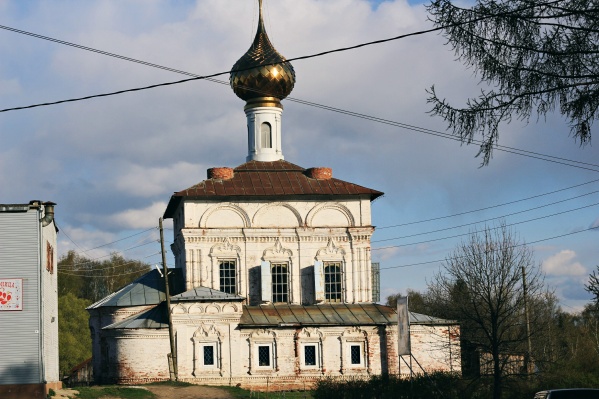 Богородице-Рождественский храм в посёлке Некрасовское стоял в таком виде 10 лет Богородице-Рождественский храм в посёлке Некрасовское стоял в таком виде 10 лет