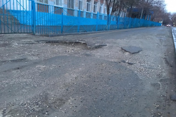 После каждого дождя эта дорога с головой уходит под воду После каждого дождя эта дорога с головой уходит под воду 