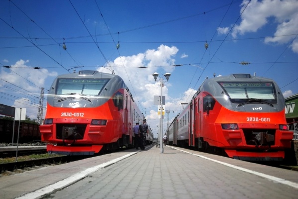 Первая дополнительная электричка будет выезжать из Таганрога в 10 утра Первая дополнительная электричка будет выезжать из Таганрога в 10 утра