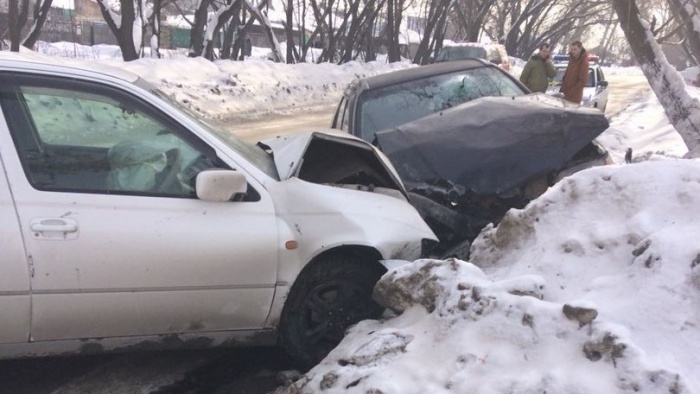 Авария случилась на улице Донецкой Авария случилась на улице Донецкой
